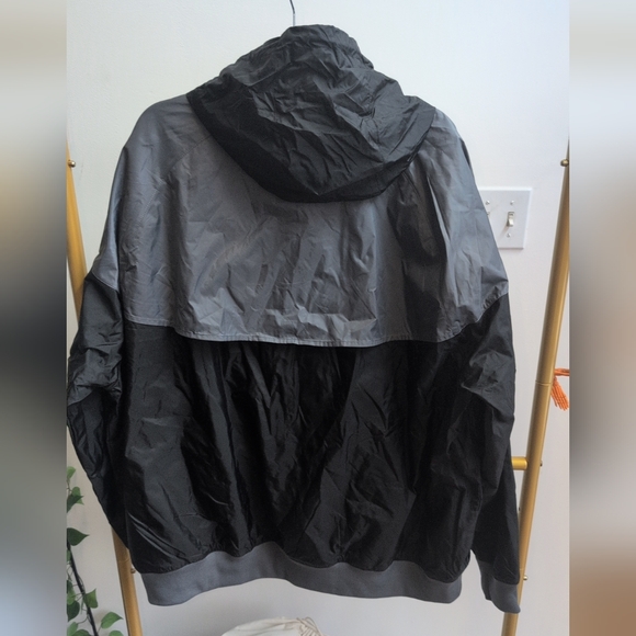 Nike Chicago Sky Black and Gray Windrunner Jacket - Picture 2 of 5